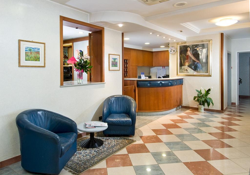 Hotel Europa クプラ・マリッティマ エクステリア 写真