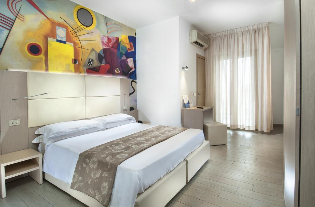 Hotel Europa クプラ・マリッティマ エクステリア 写真
